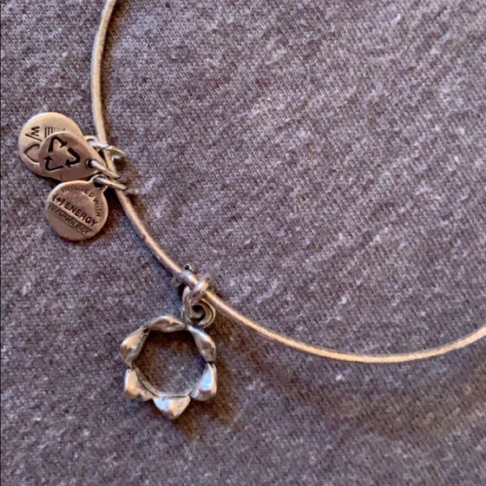 Alex & Ani (Queen crown)